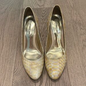 Antonio Melani cream heel